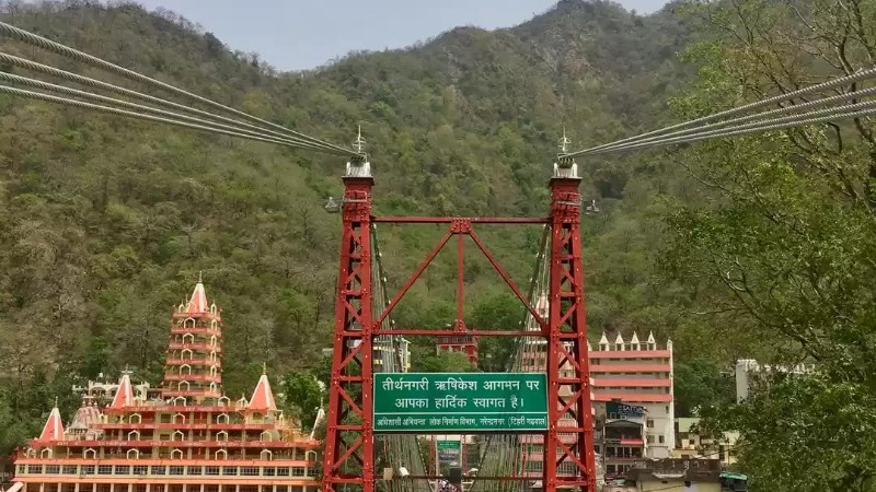 Lakshman Jhula - Photo 2
